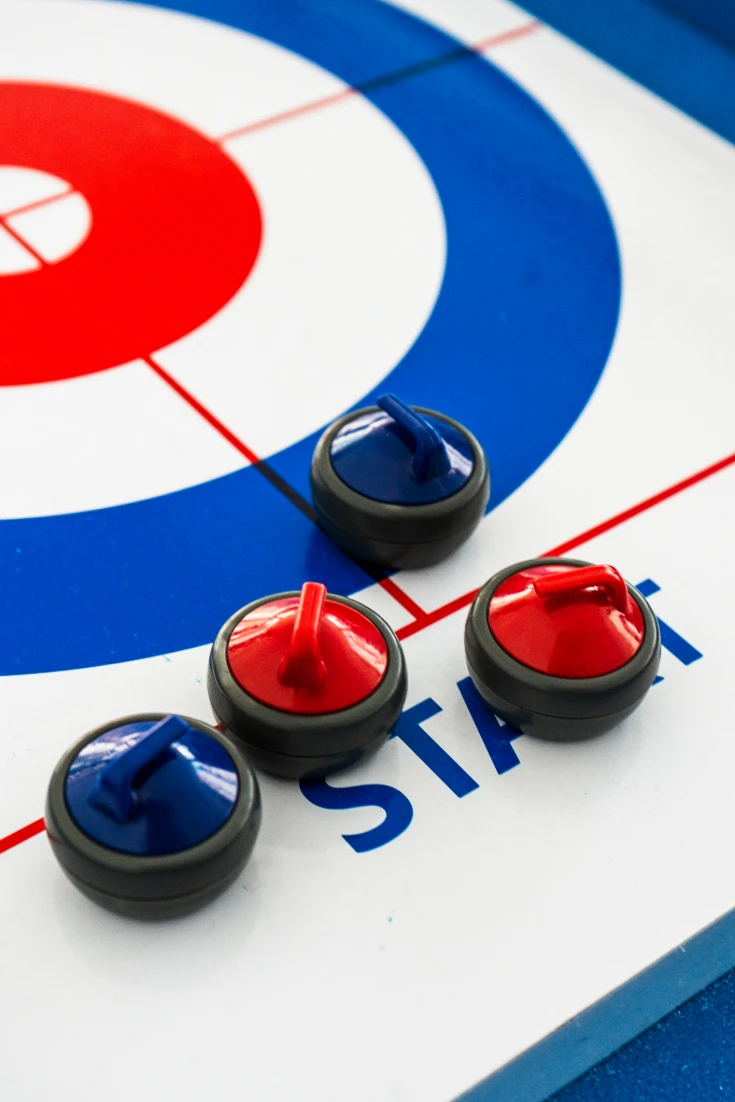 Tischcurling – Geschicklichkeit bei THE YARD